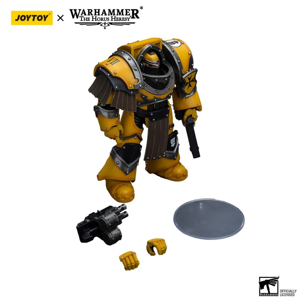 Imperial Fists Legion Cataphractii Terminator Squad Sergeant with Chainfist 4 - JoyToy Germany